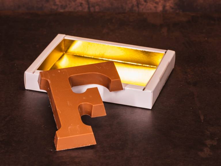 Standaard Chocoladeletter F - Melk - 135 gram