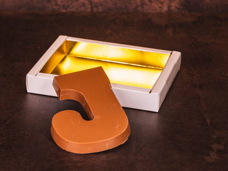 Standaard Chocoladeletter J - Melk - 135 gram